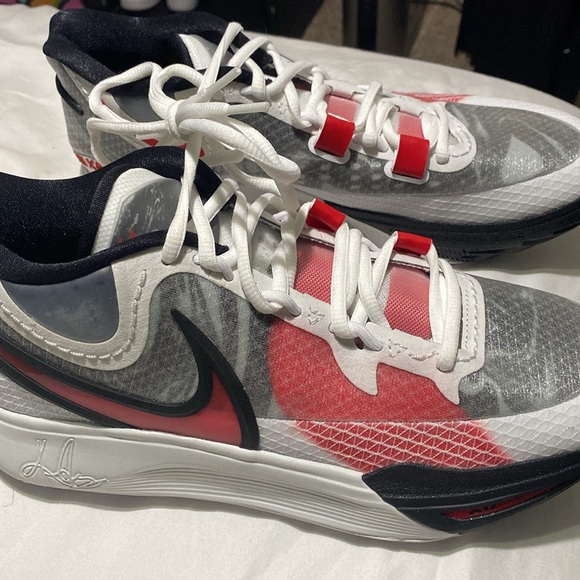 Nike Kyrie 8 ‘ WhiteUniversity Red ‘ - Picture 3 of 4